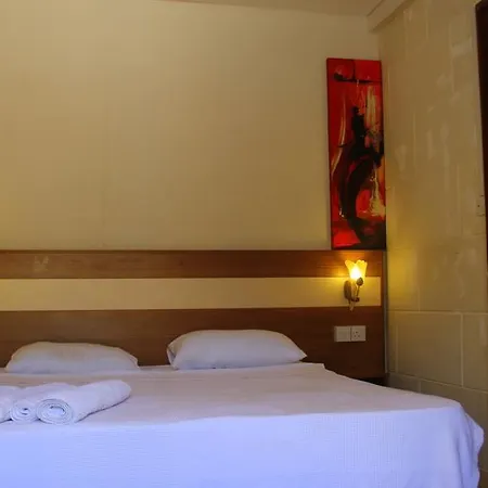 Hotel Zone The Guest Cirénia